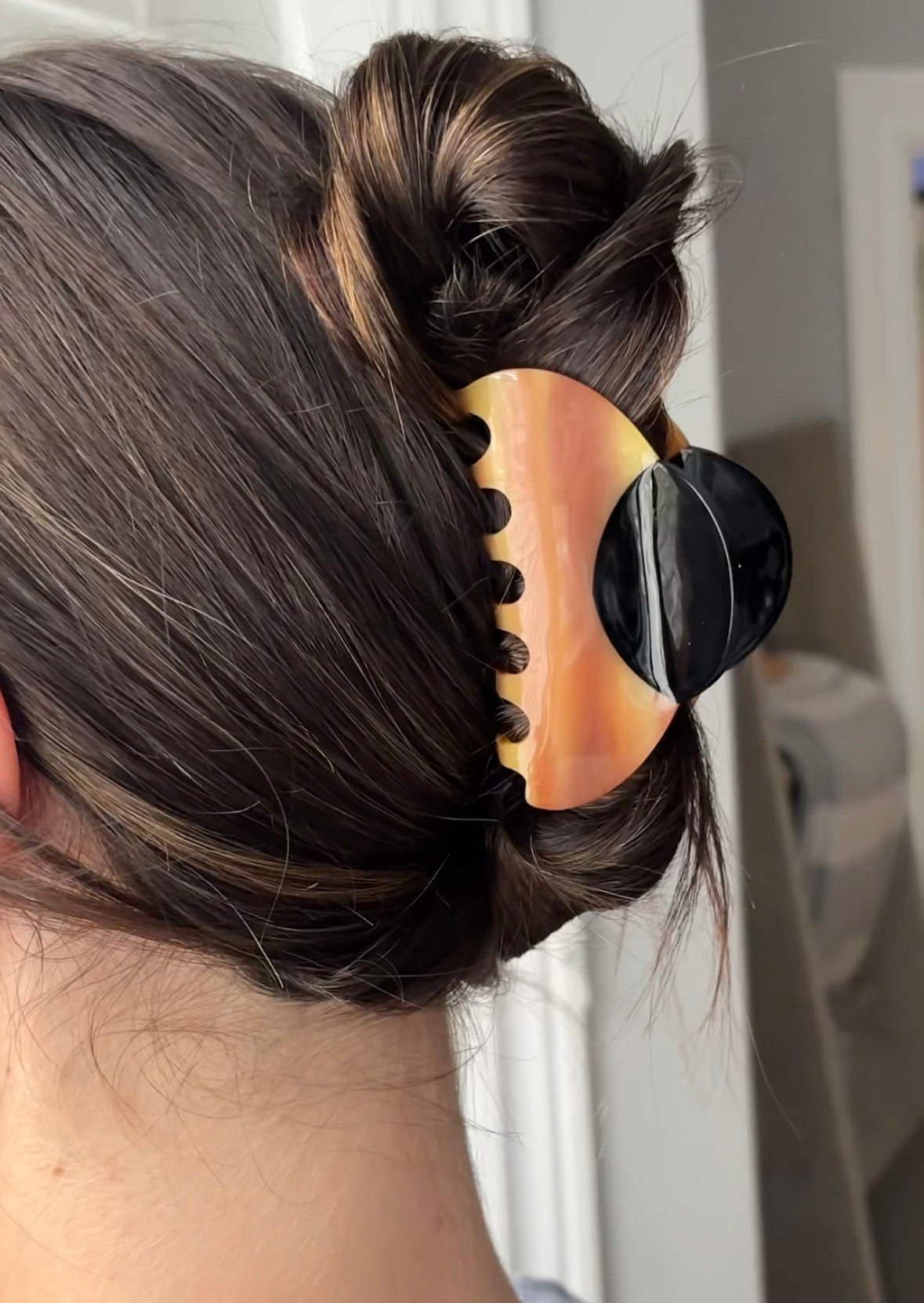 Contrast Color Claw Clip